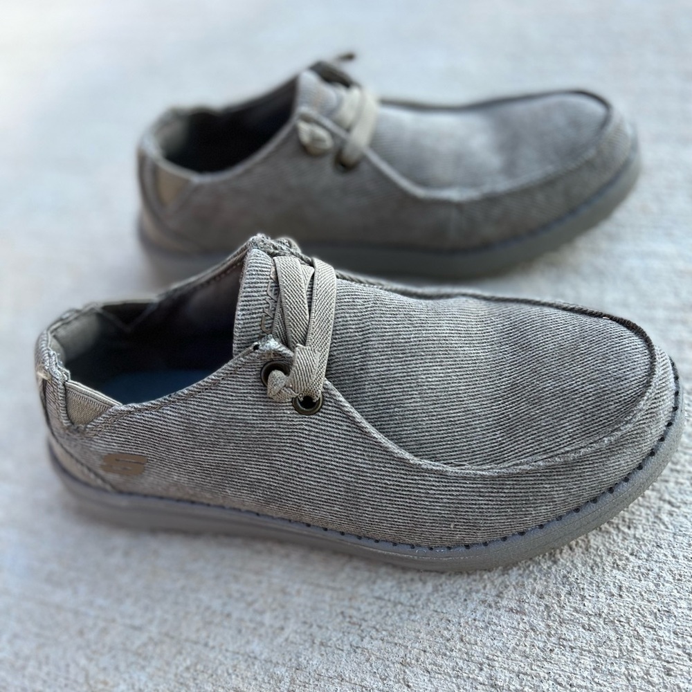 Taupe/gray Skechers kids size 2.5